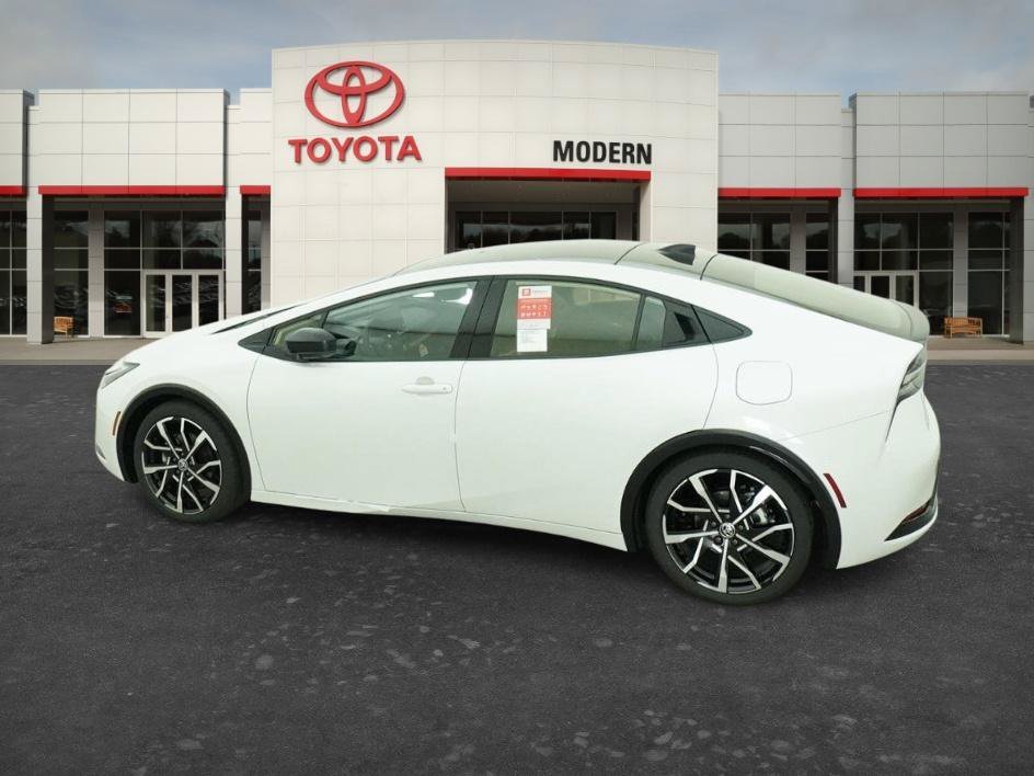 New 2026 Wind Chill Pearl Toyota XSE Premium image 9