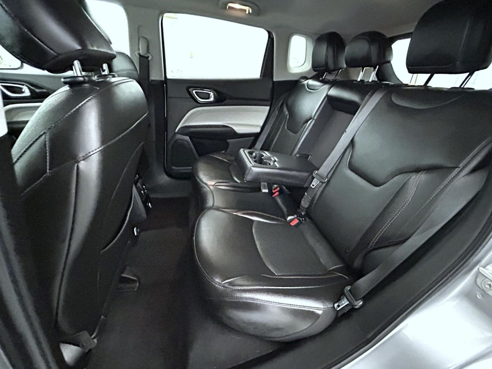 Used 2022 Silver Jeep Limited image 19