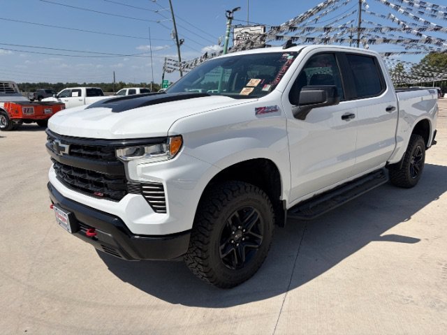 Used 2022 Summit White Chevrolet LT Trail Boss image 1