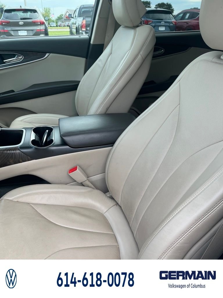 Used 2018 White Lincoln Reserve image 23