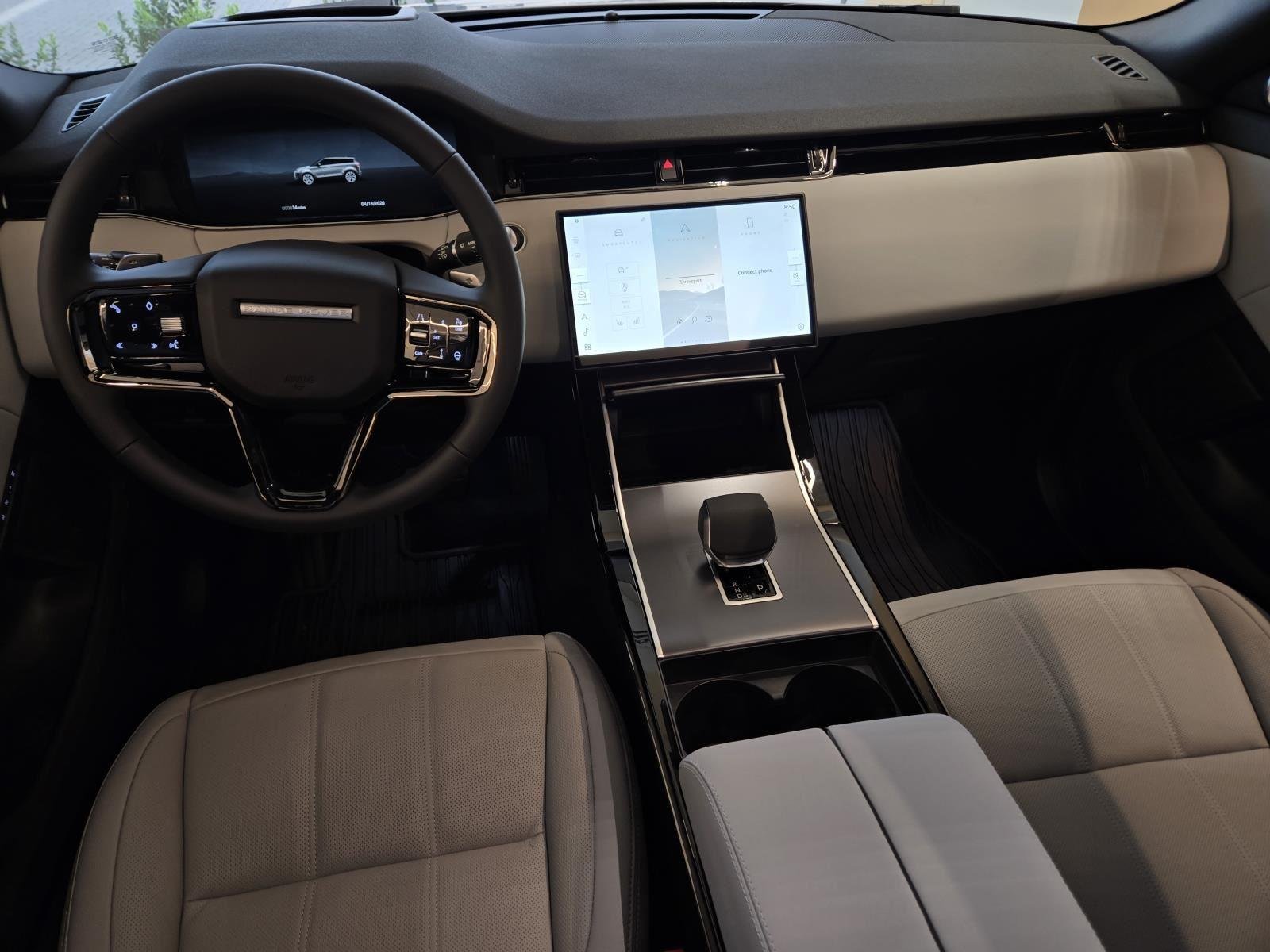 New 2026 Seoul Pearl Silver Land Rover Core S image 39