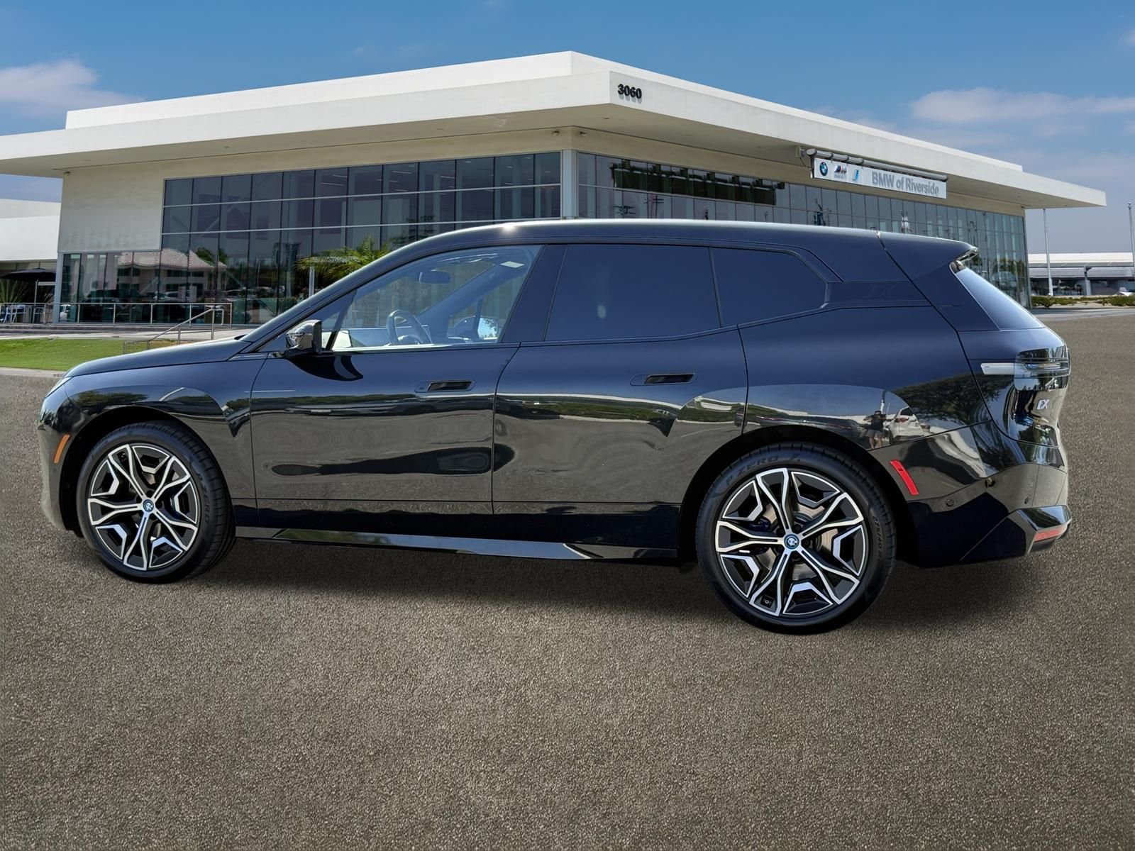 Certified Used 2024 Black BMW xDrive50 image 7