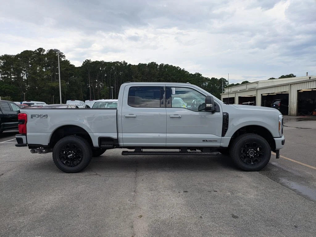 New 2026 Avalanche Ford XLT image 3
