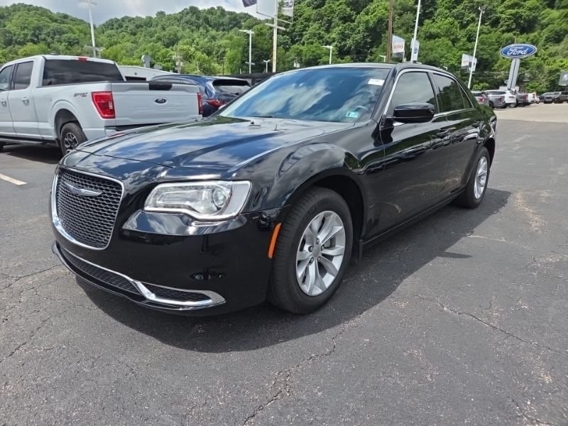 Used 2022 Black Chrysler Touring image 3