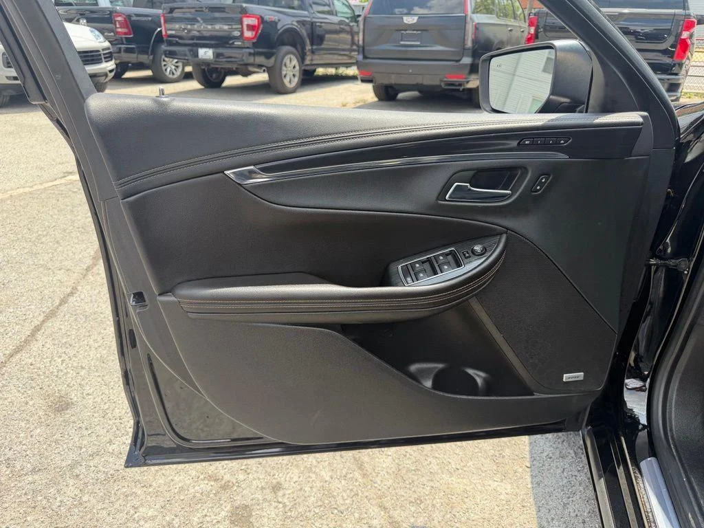 Used 2019 Black Chevrolet Premier image 19