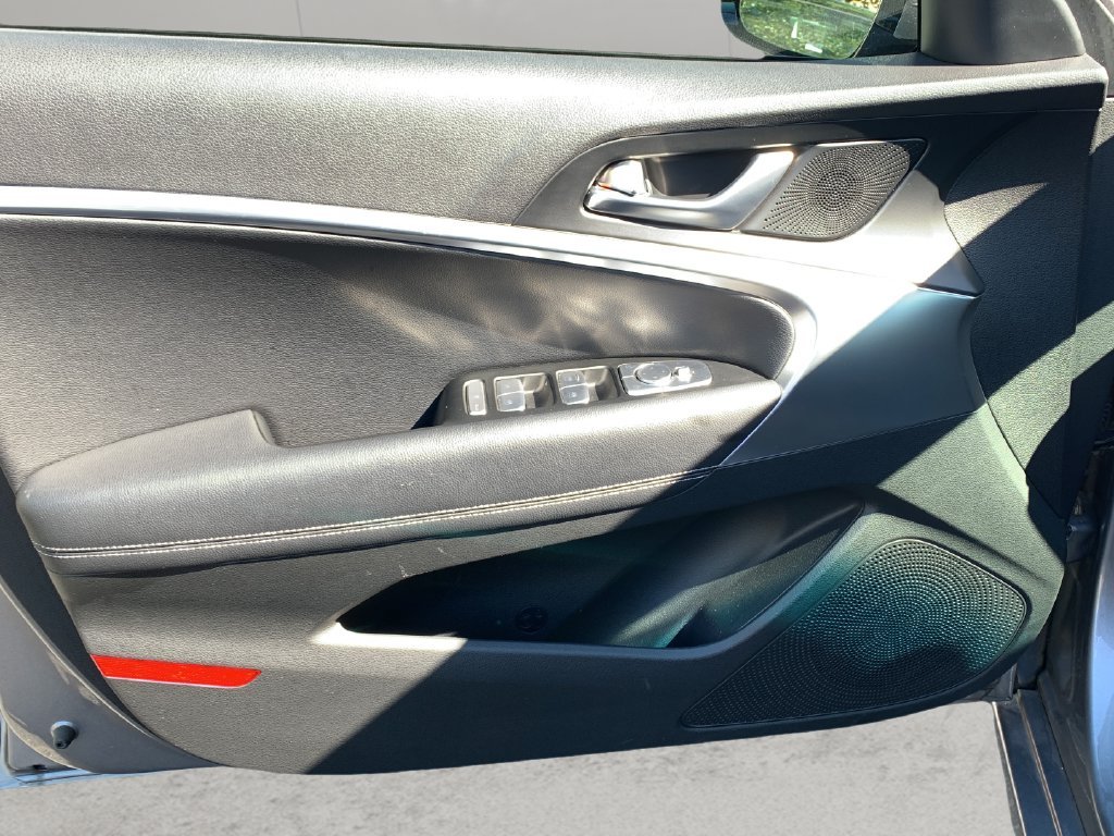 2026 GENESIS G70 Standard - Photo 11