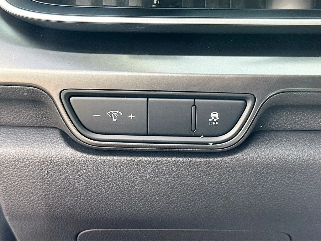 New 2026 Snow White Pearl Kia SX image 10