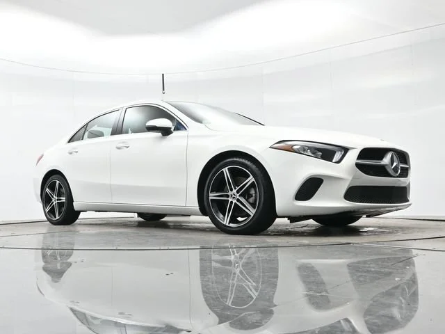 Used 2022 Polar White Mercedes-Benz A 220 image 24