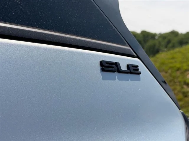 Used 2020 Silver GMC SLE image 22