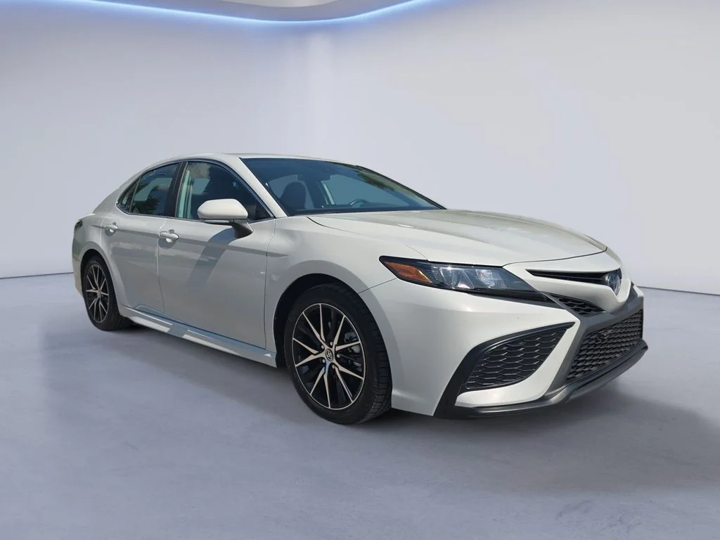 Used 2024 Ice Edge Toyota Hybrid SE image 8