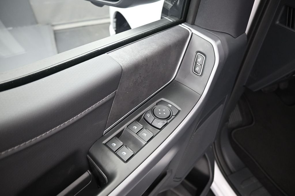 New 2026 Oxford White Ford XLT image 14
