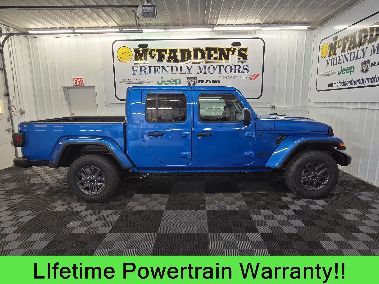2026 Jeep Gladiator Sport S Auto's photo
