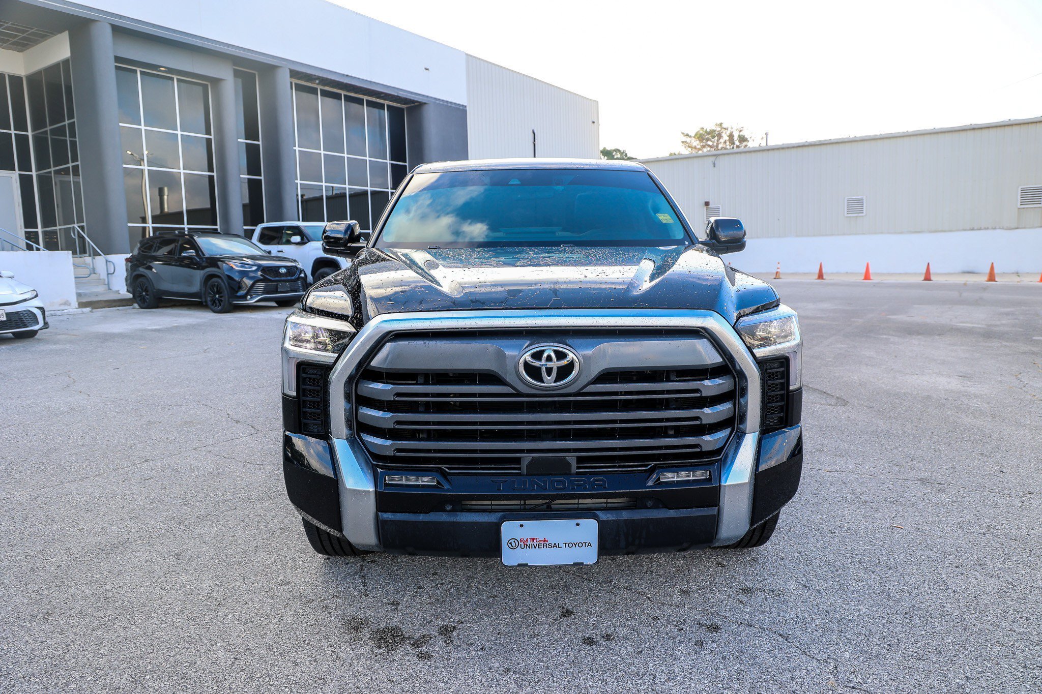 Used 2022 MIDNIGHT BLACK ME Toyota Limited image 2