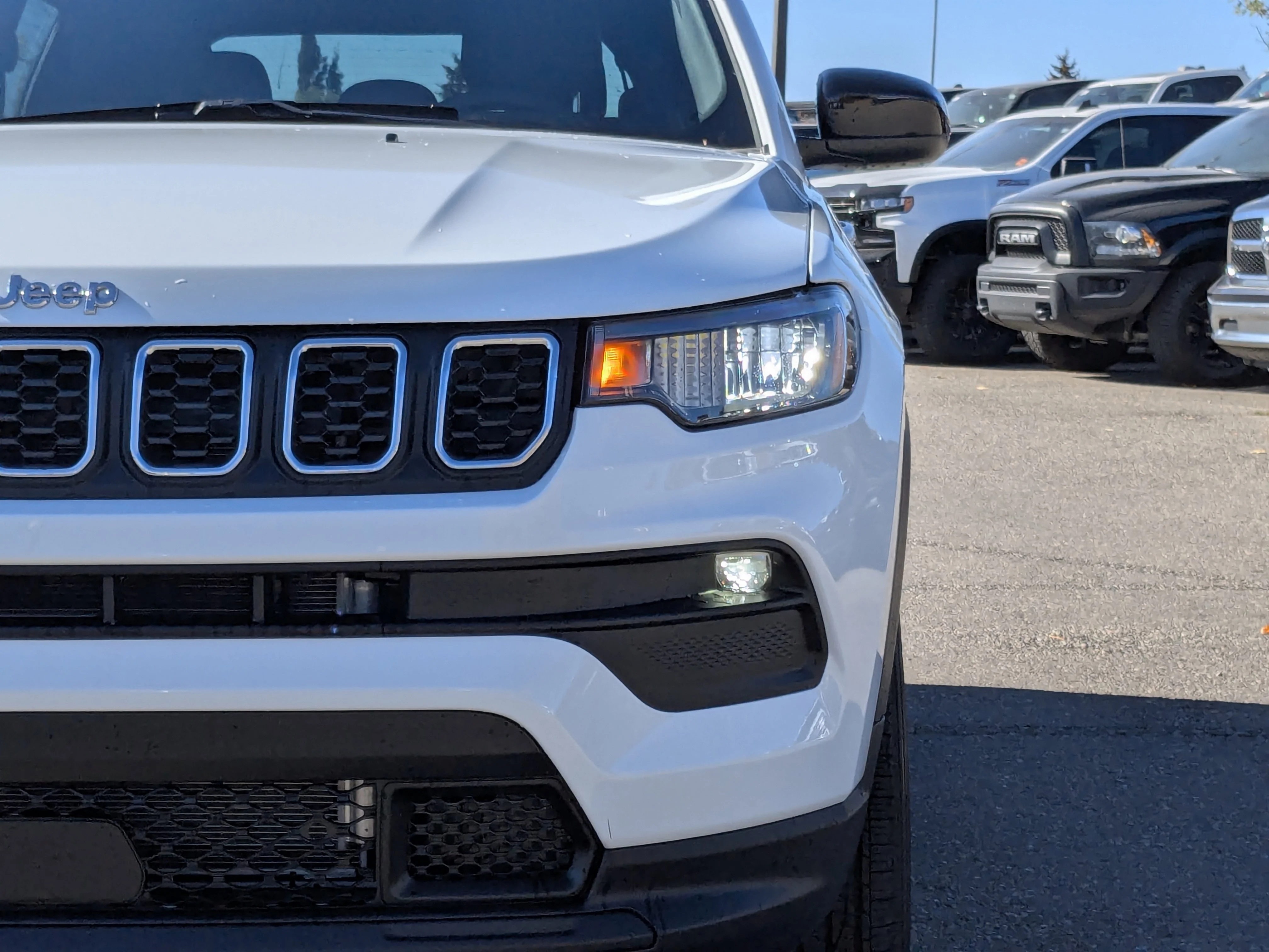 New 2026 White Jeep North - Panoramic Sunroof - Alpine Audio -  Adaptive Cruise - Power Liftgate & Tons More! image 10