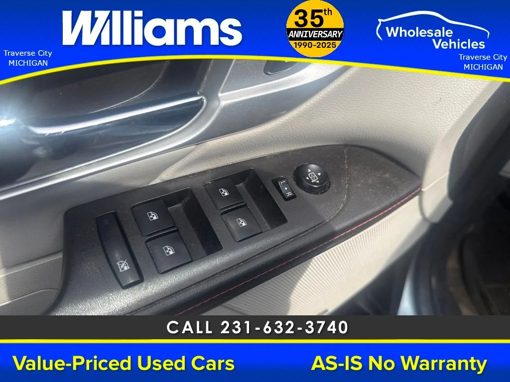 Used 2015 Silver Sky Metallic GMC SLE-2 image 24