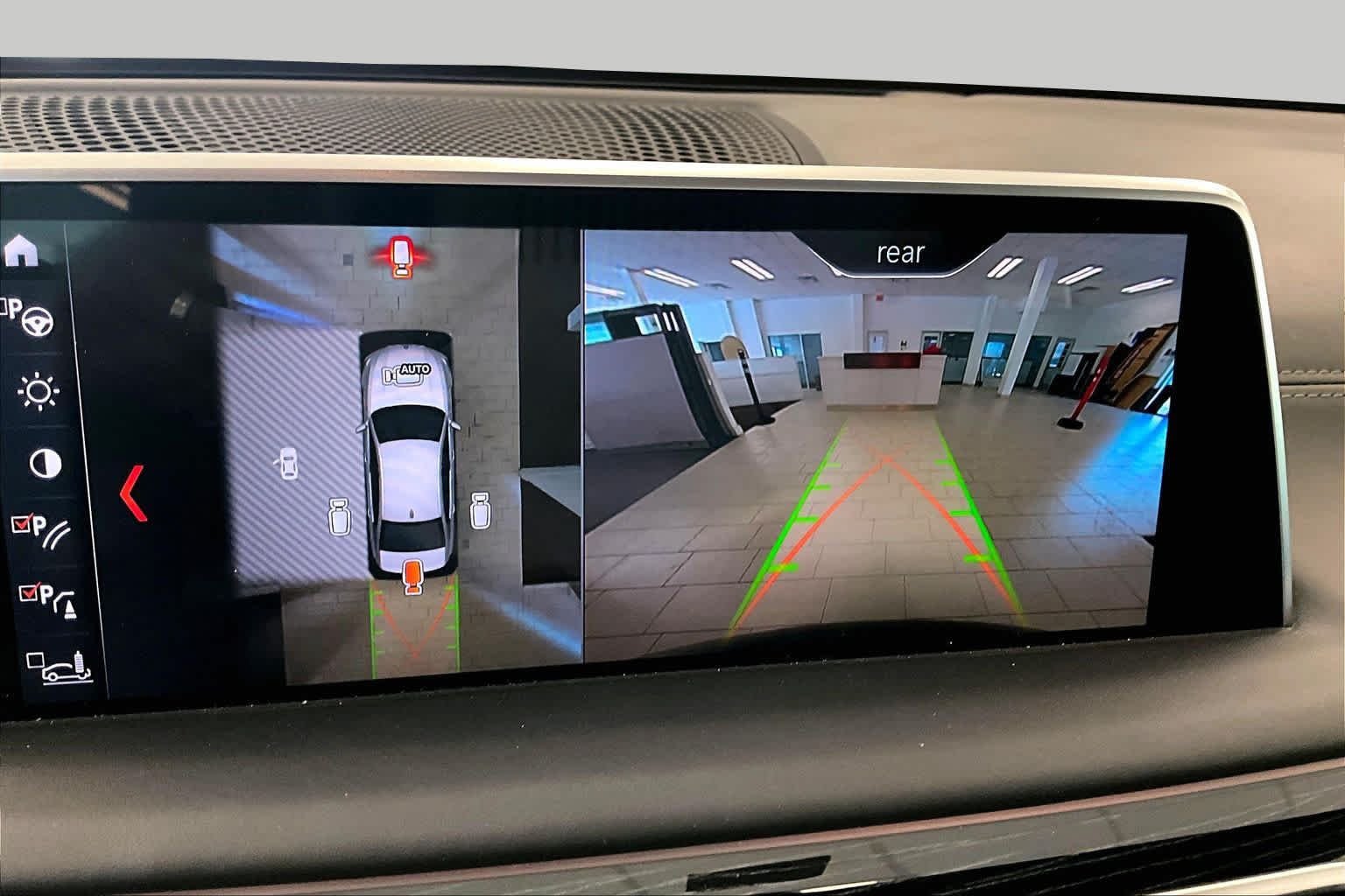 Used 2019 Black Sapphire Metallic BMW 750i image 23