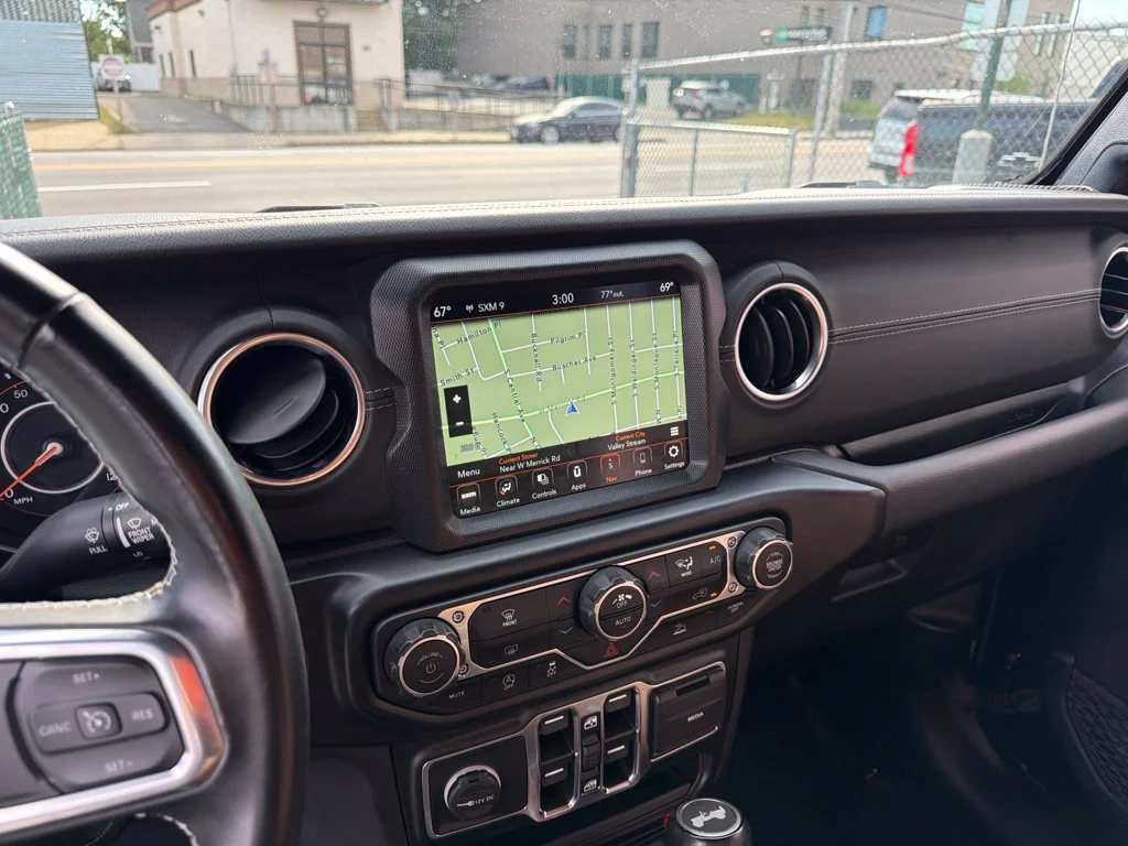 Used 2022 Black Jeep Unlimited Sahara image 35