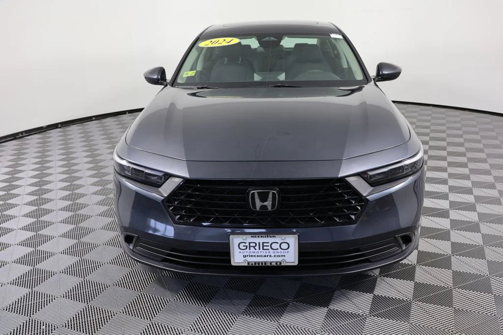 Used 2024  Honda EX image 3