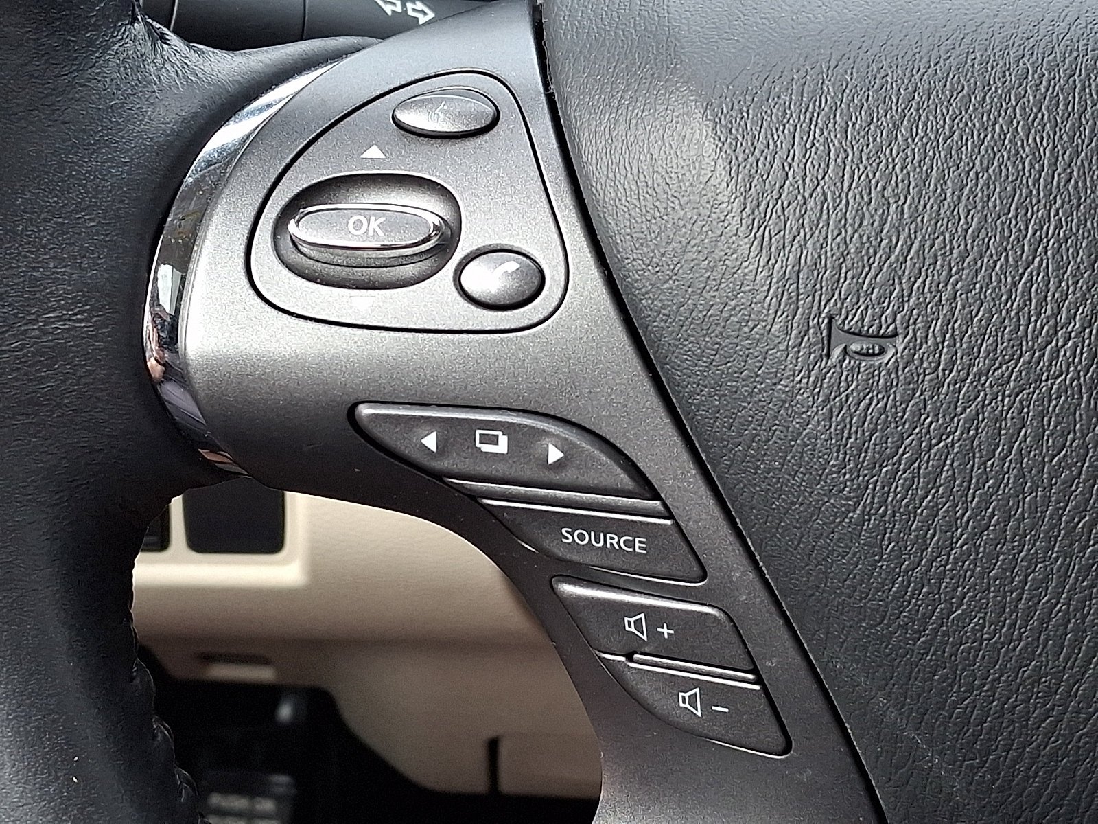 Used 2023 Scarlet Ember Tintcoat Nissan Platinum image 22