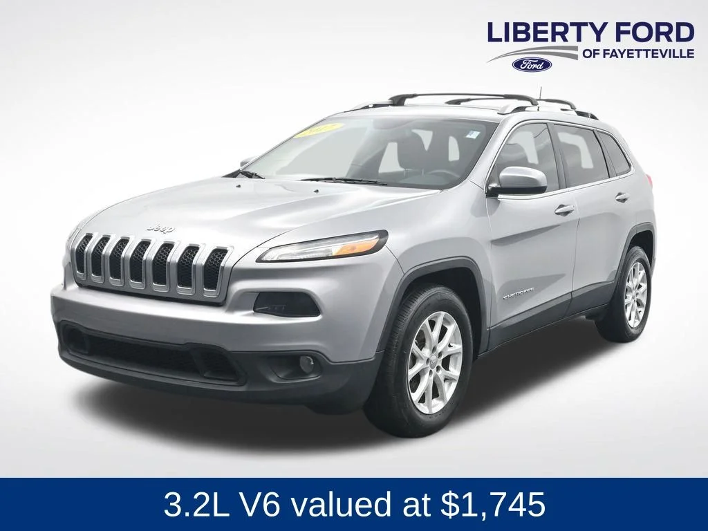 Used 2017 Billet Silver Metallic Clearcoat Jeep Latitude image 1