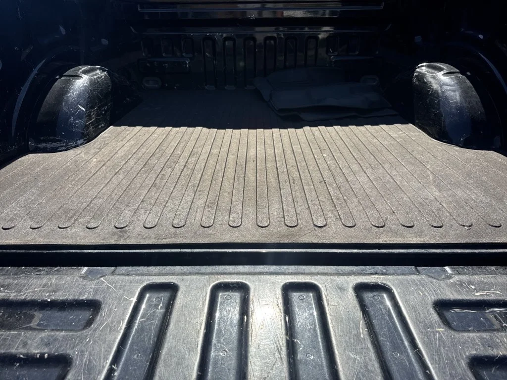 Used 2018 Black Ford XL image 18