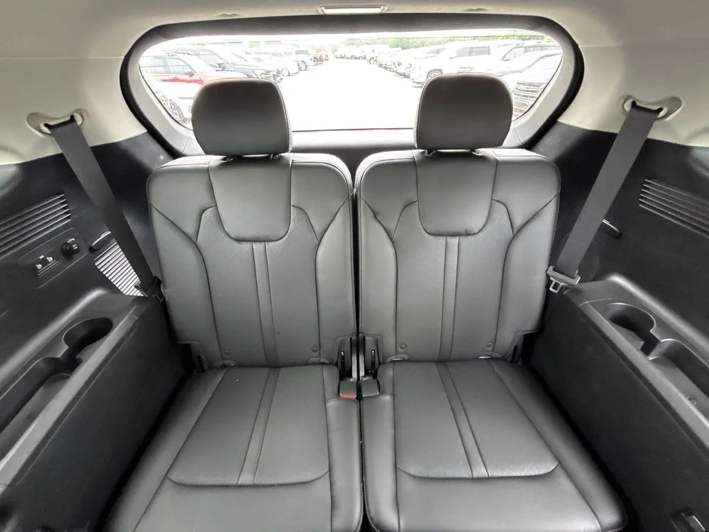 Used 2021 Red Kia S image 26