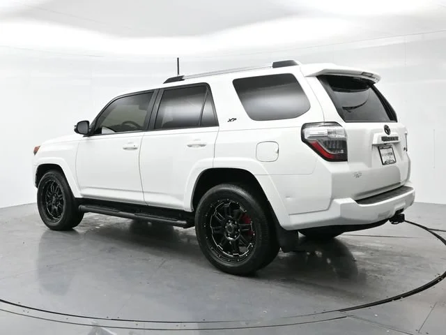 Used 2019 Super White Toyota SR5 image 5