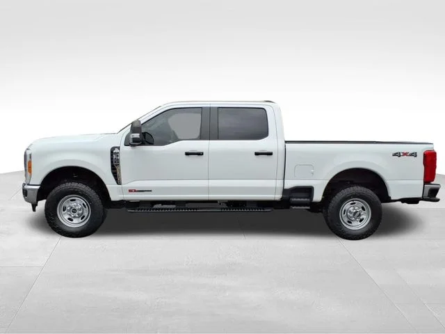 Used 2023 White Ford XL image 4