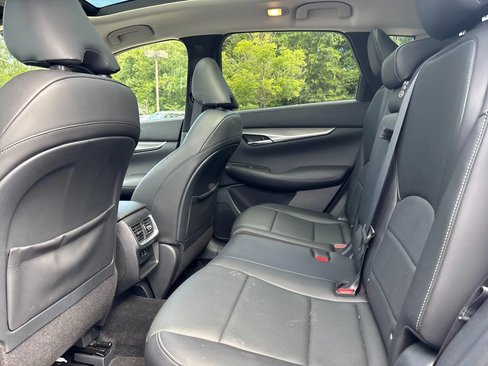 Certified Used 2023 Hermosa Blue INFINITI LUXE image 31