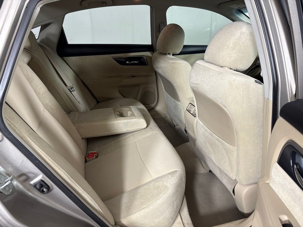 Used 2013 Beige Nissan 2.5 SV image 17