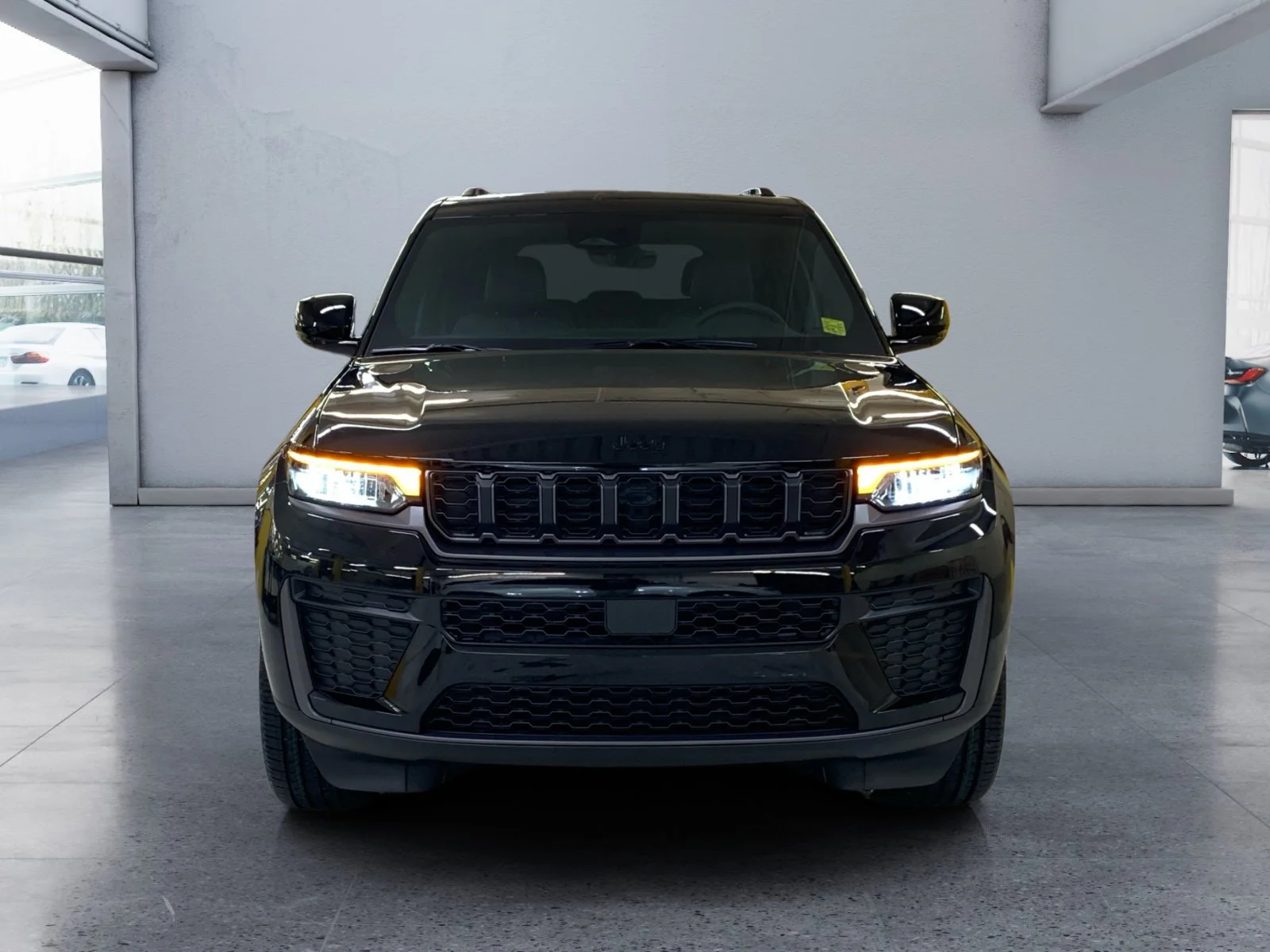 New 2026 Diamond Black Crystal Pearl Jeep Altitude image 8