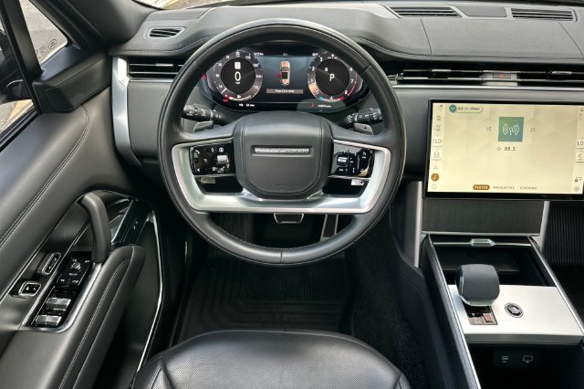 Used 2024 Gray Land Rover SE image 13