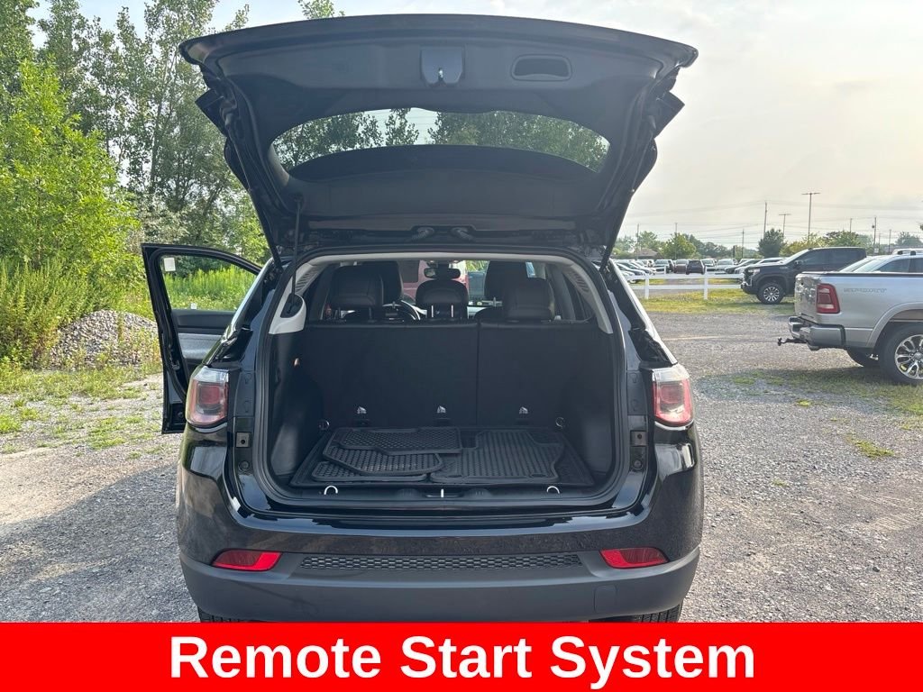 Used 2022 Black Jeep Latitude image 13