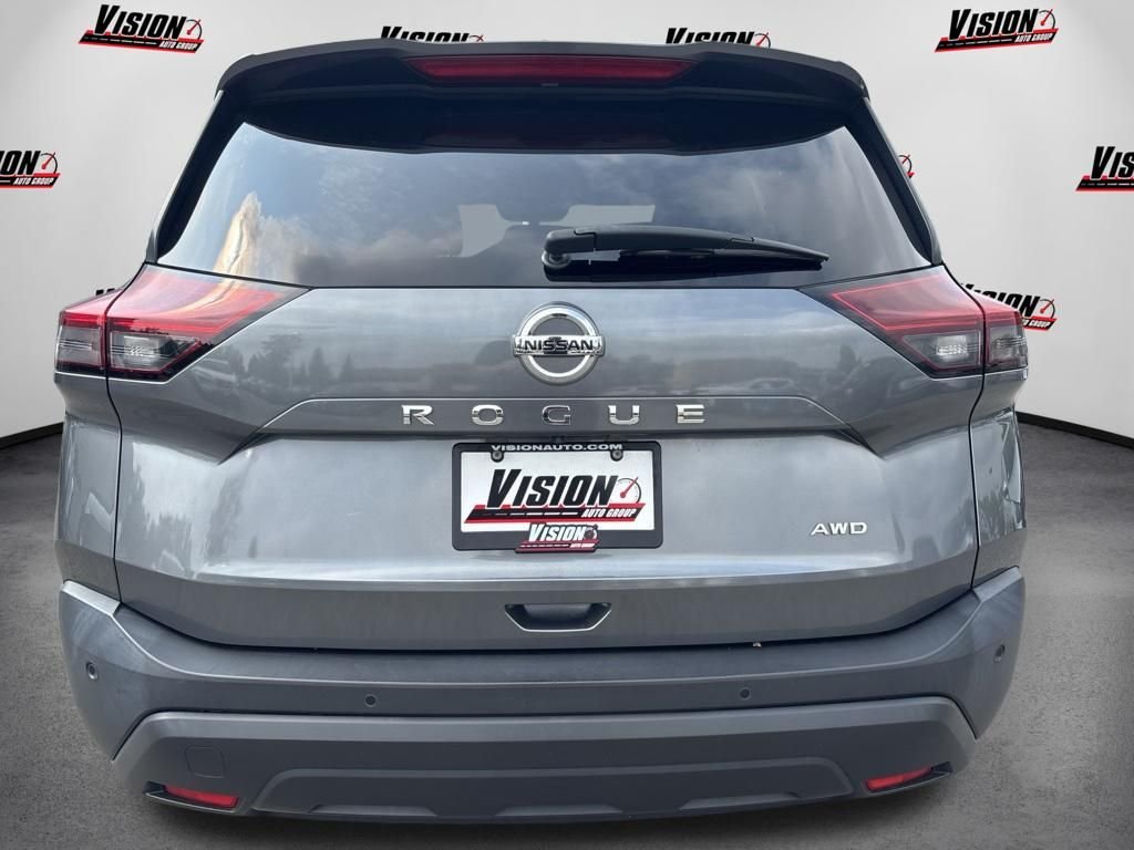Used 2021 Gray Nissan S image 6