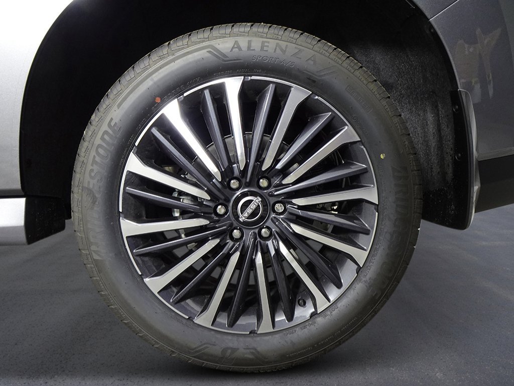 New 2026 Gun Metallic / Super Black Two-tone Nissan Platinum Reserve image 6