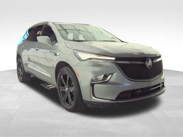 Used 2023  Buick Essence image 6