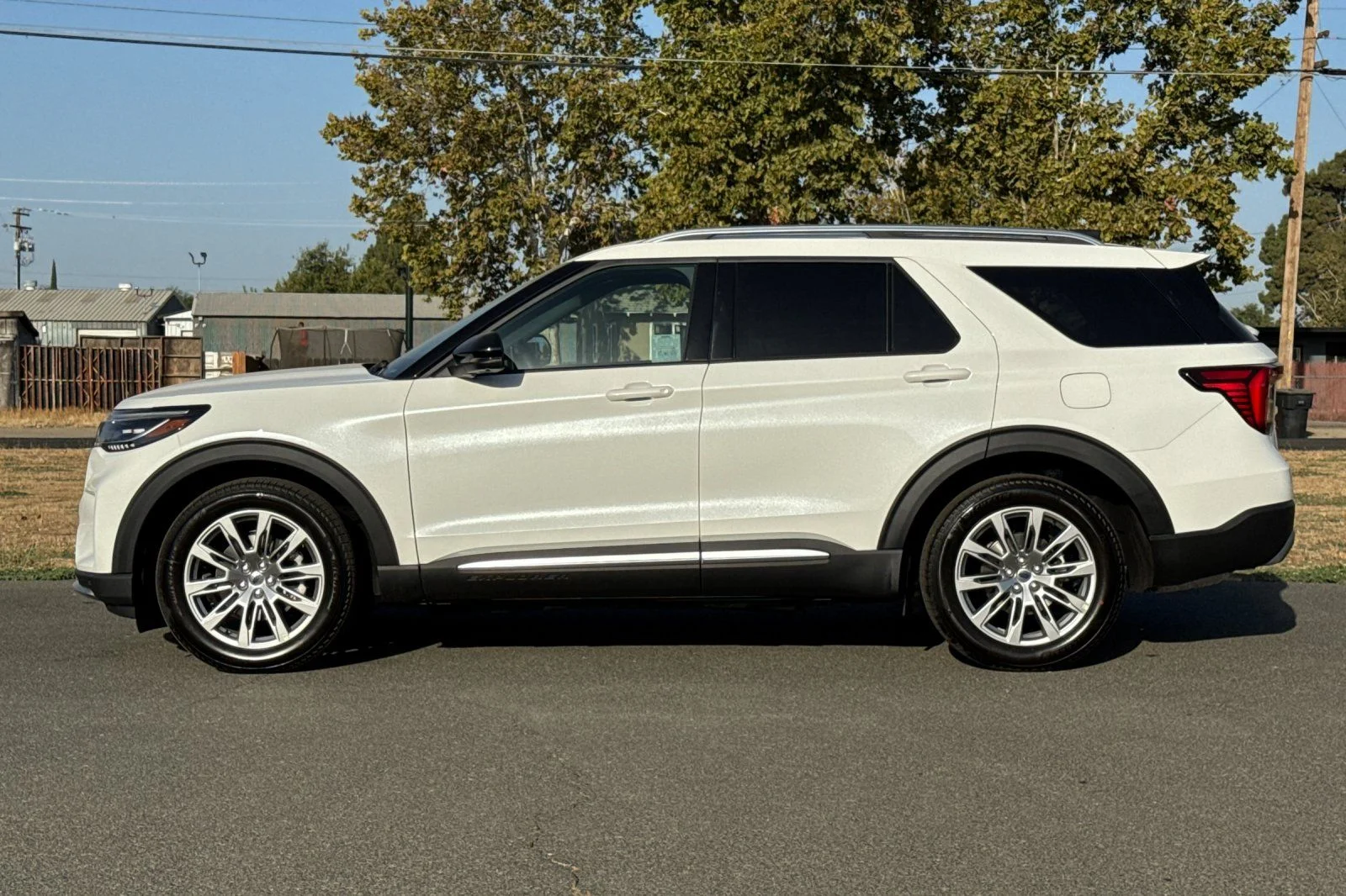 New 2027 Star White Metallic Tri-Coat Ford Platinum™ image 8