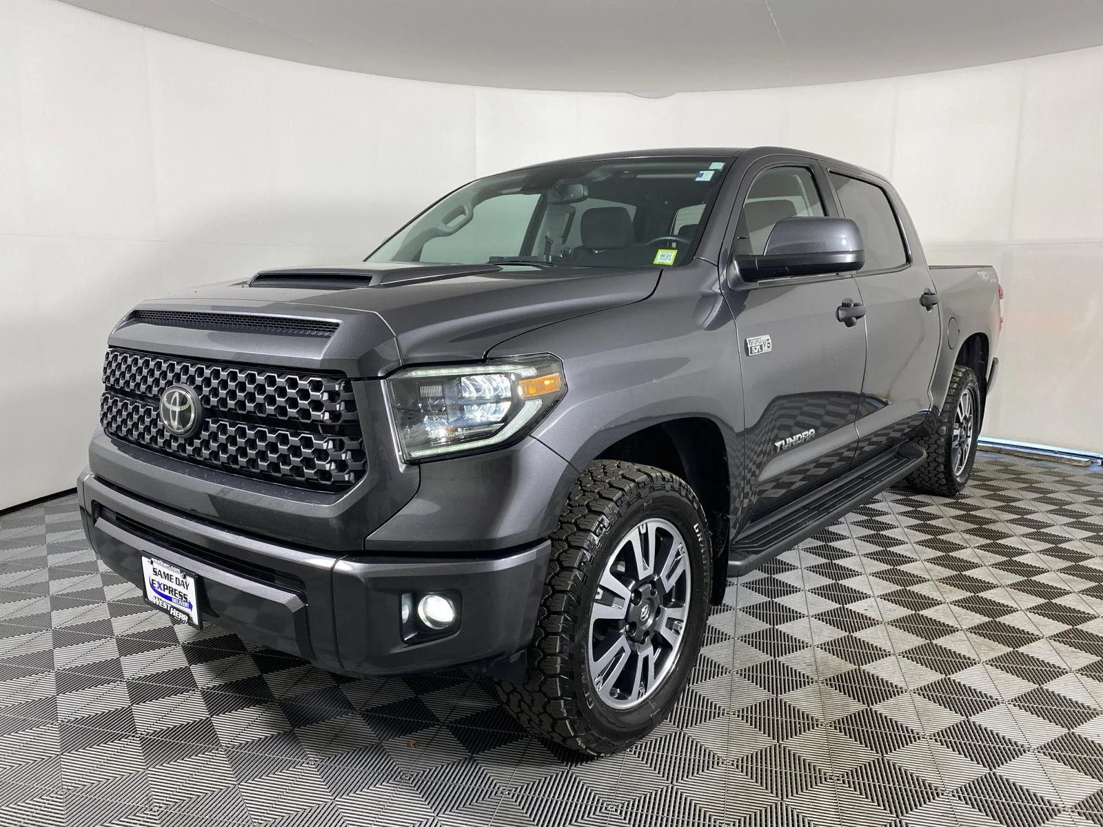 Used 2021 Magnetic Gray Metallic Toyota SR5 image 9