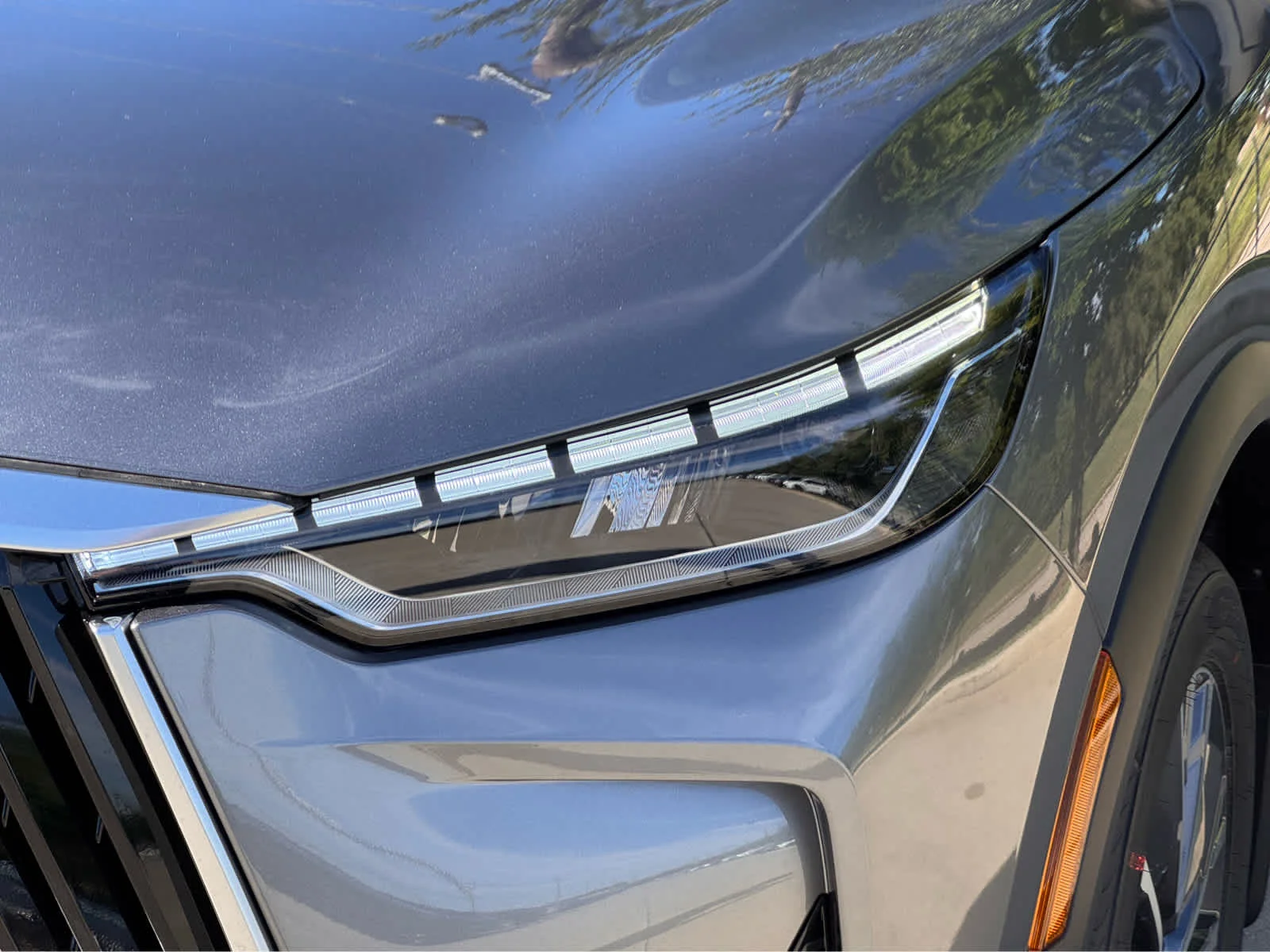 New 2027 GRAPHITE SHADOW INFINITI Luxe FWD image 5