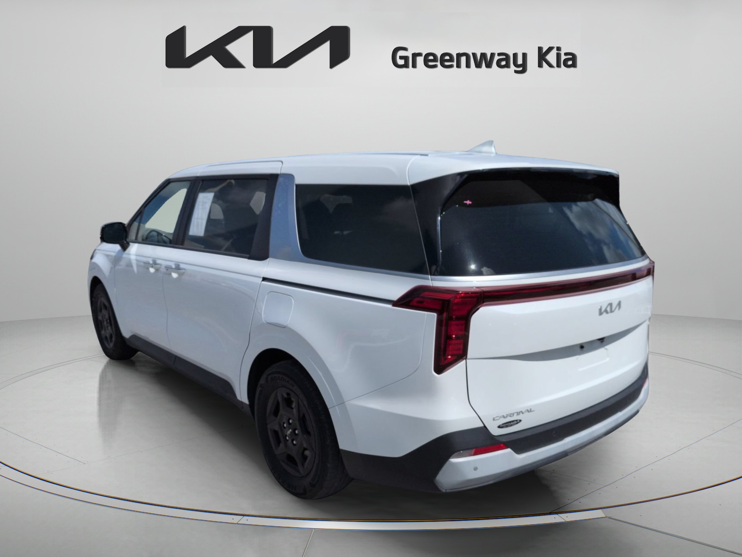 Certified Used 2025 Snow White Pearl Kia LXS image 6