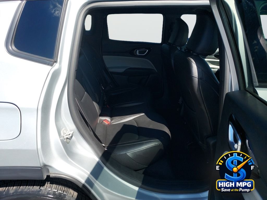 Used 2025 Silver Jeep Limited image 25