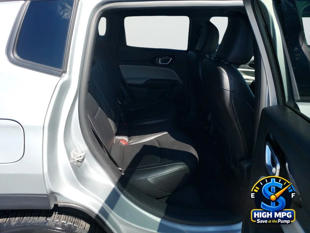Used 2025 Silver Jeep Limited image 25