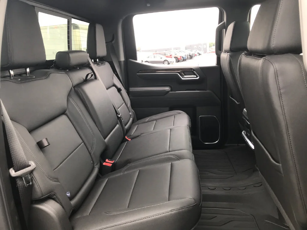 New 2026 Onyx Black GMC Elevation image 37