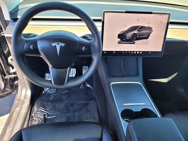 Used 2023  Tesla Performance image 9