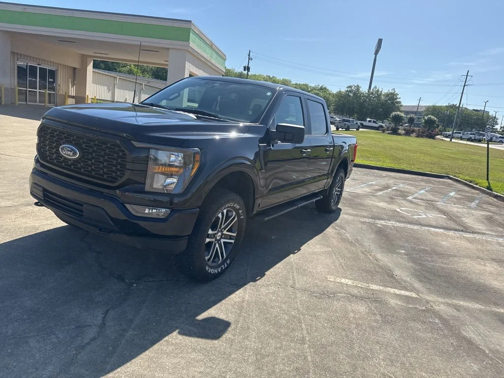 Used 2023 Agate Black Metallic Ford XL image 5