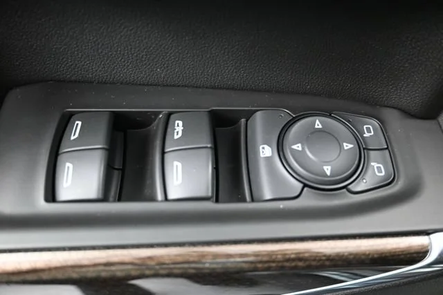 Used 2019 SHADOW GRAY METALLIC Chevrolet LT image 12
