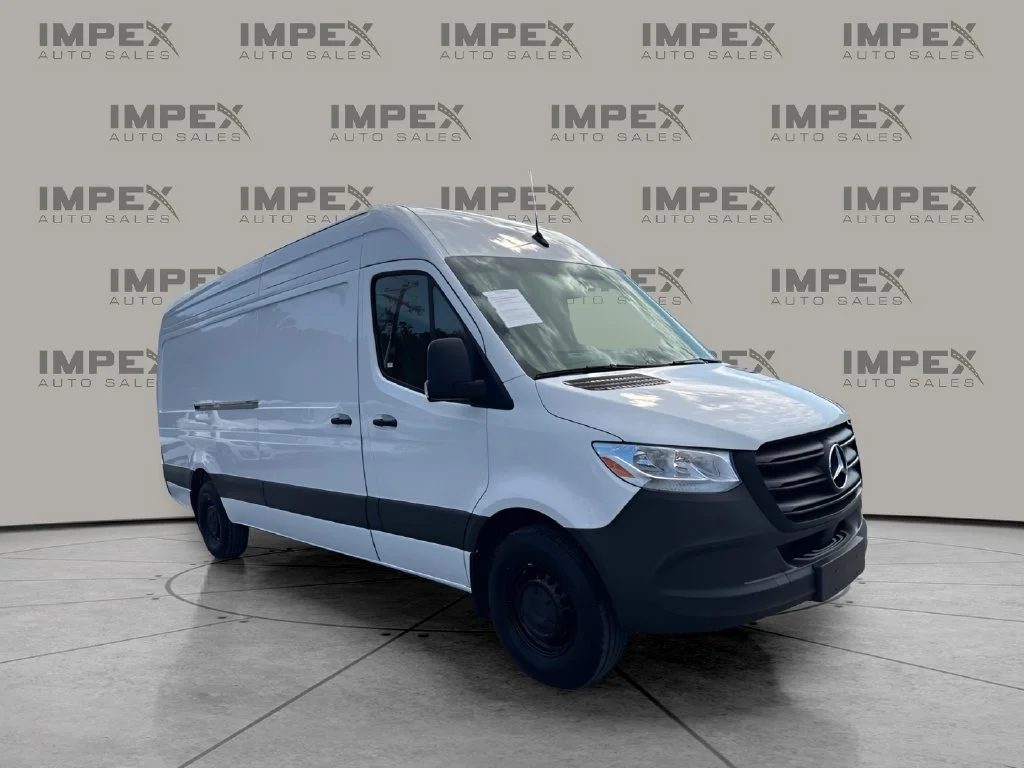 Used 2025 White Mercedes-Benz Cargo 170 WB image 7