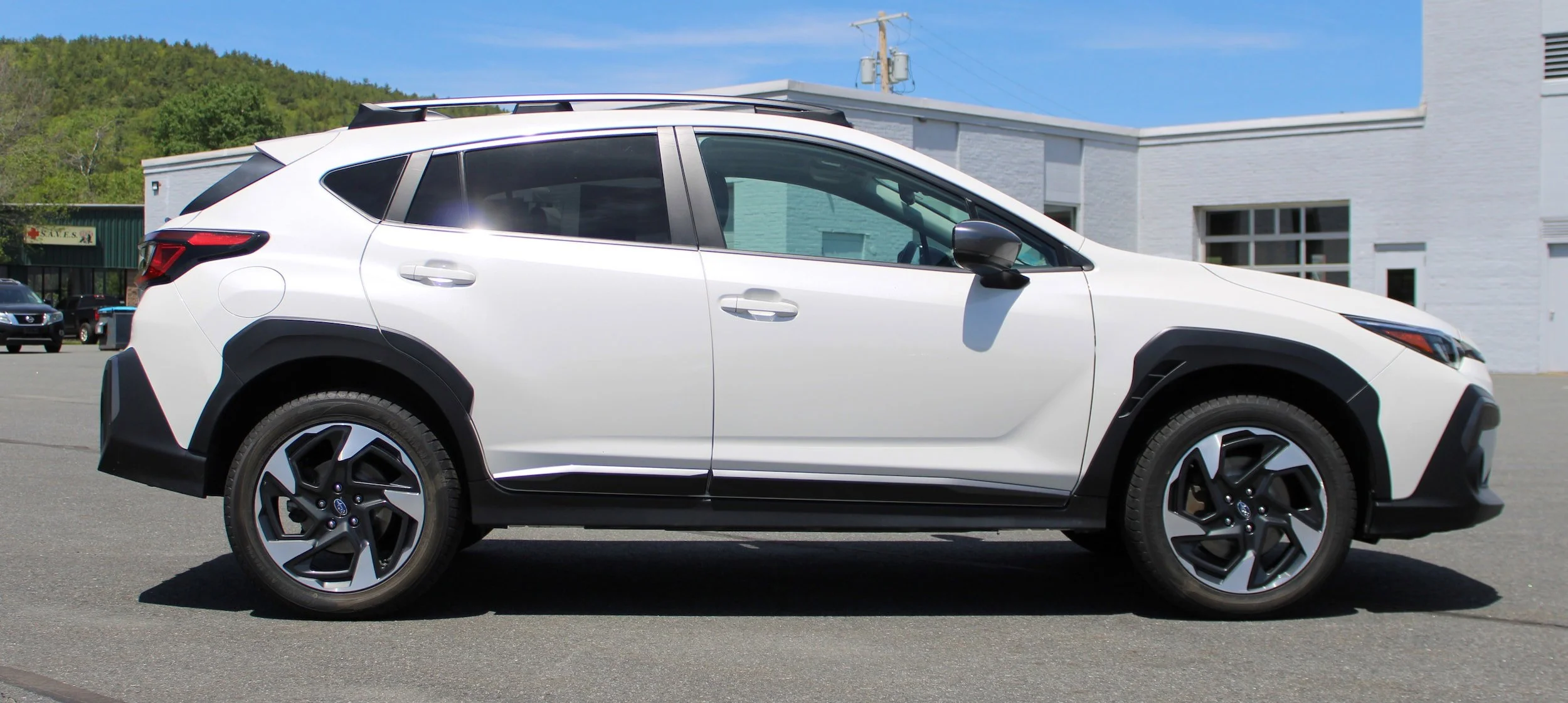 Used 2024 Crystal White Pearl Subaru Limited image 9