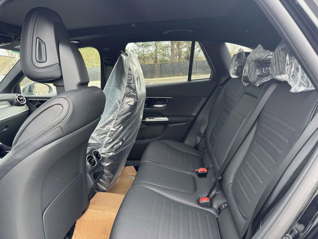 New 2026 Black Mercedes-Benz GLC 300 image 29