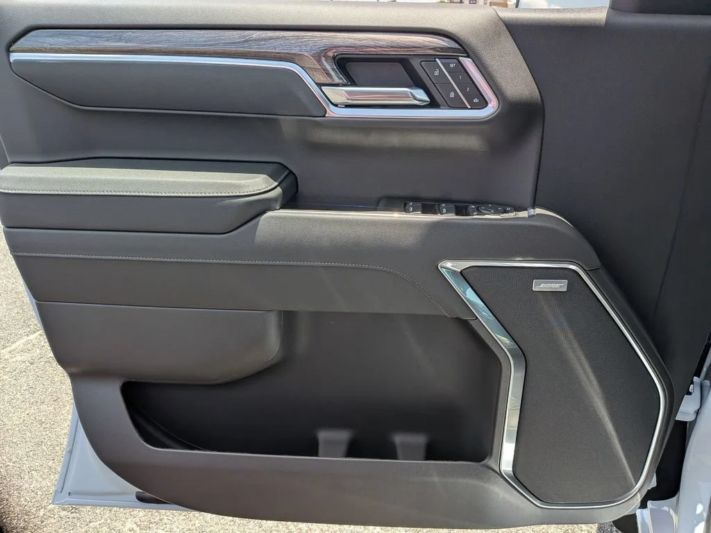 New 2026 Polar White Tricoat Chevrolet LTZ image 31